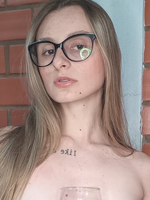 Lovelylua02 (@lovely_lua02), OnlyFans creator