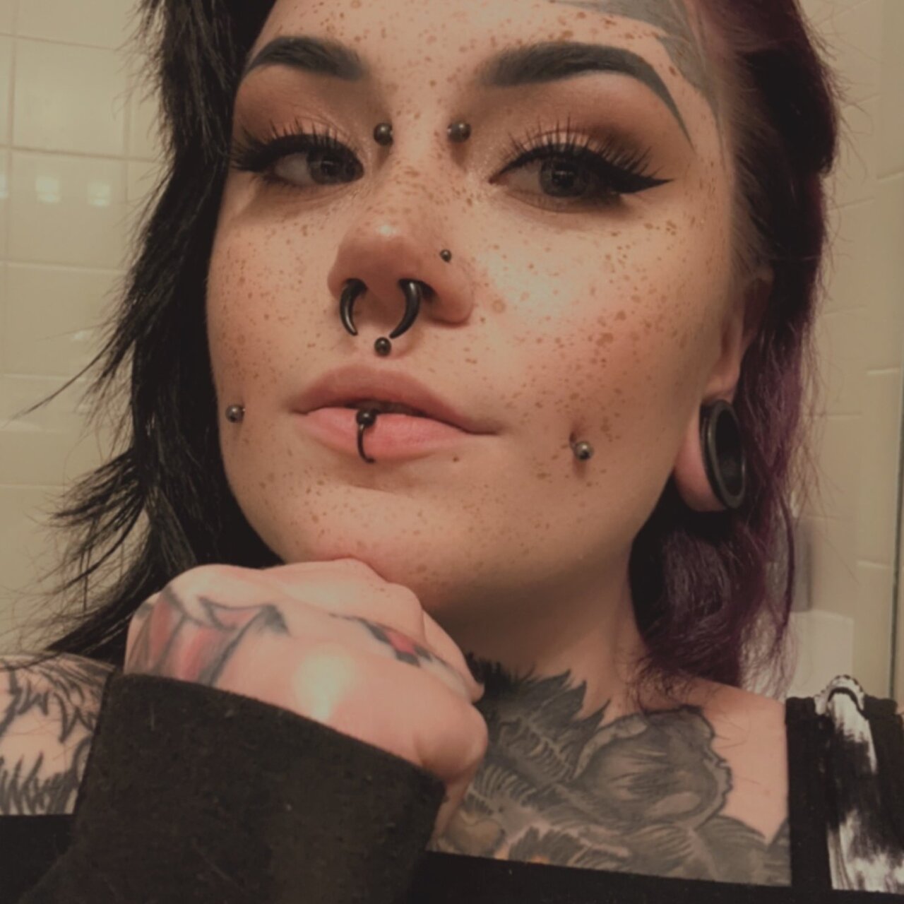 Lovelybones95 (@lovelybones_95), OnlyFans creator