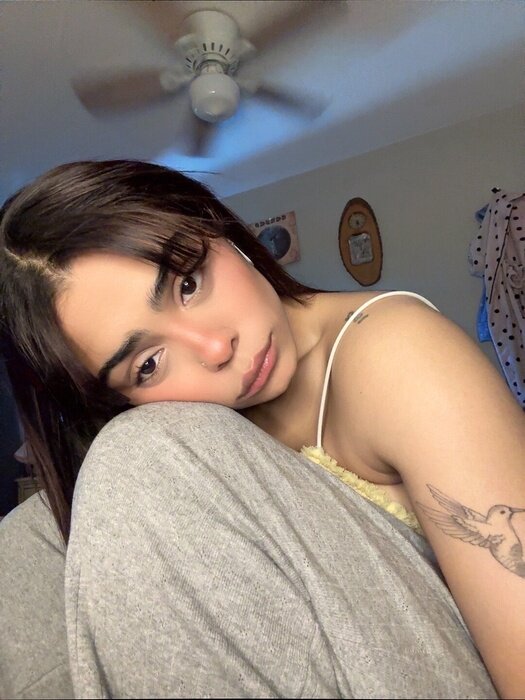 Lovelylayxxx (@lovelylayxxx), OnlyFans creator