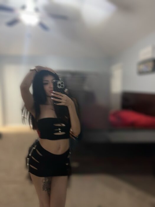 Lovelyyarii (@lovelyyarii), OnlyFans creator