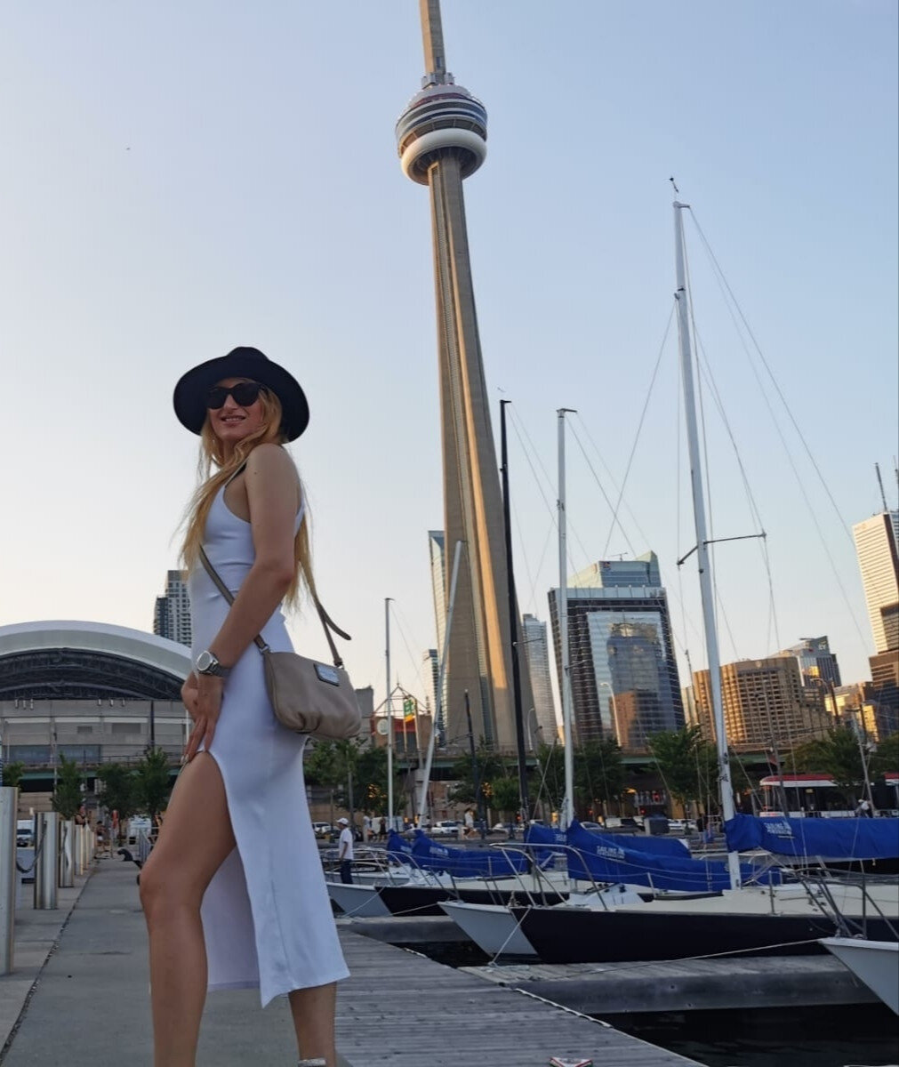 Lovesickgirlxx (@lovesickgirlxx), OnlyFans creator