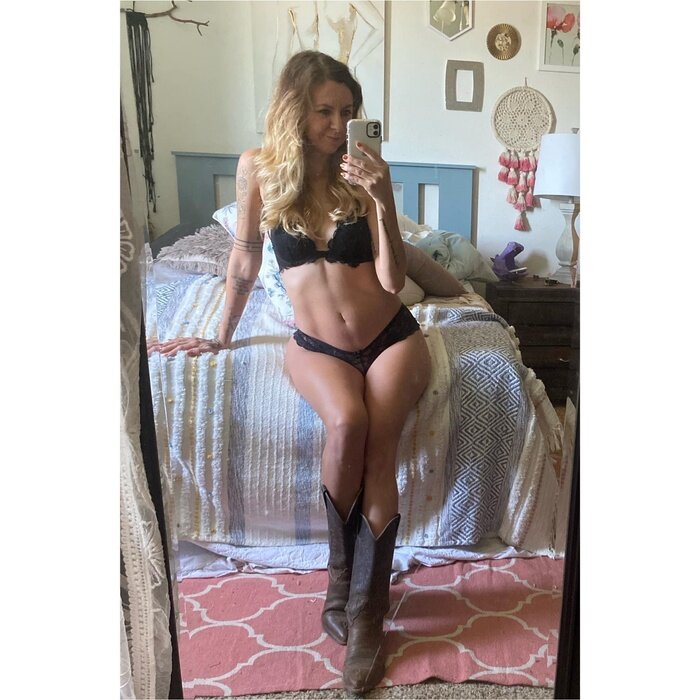 Loveyourself867 (@loveyourself867), OnlyFans creator