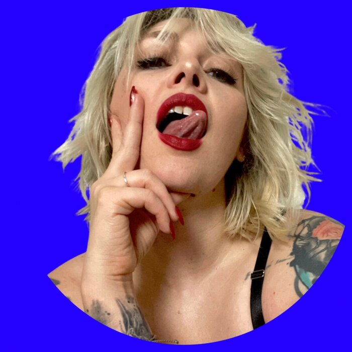 Luciaswings (@lucia_swings), OnlyFans creator