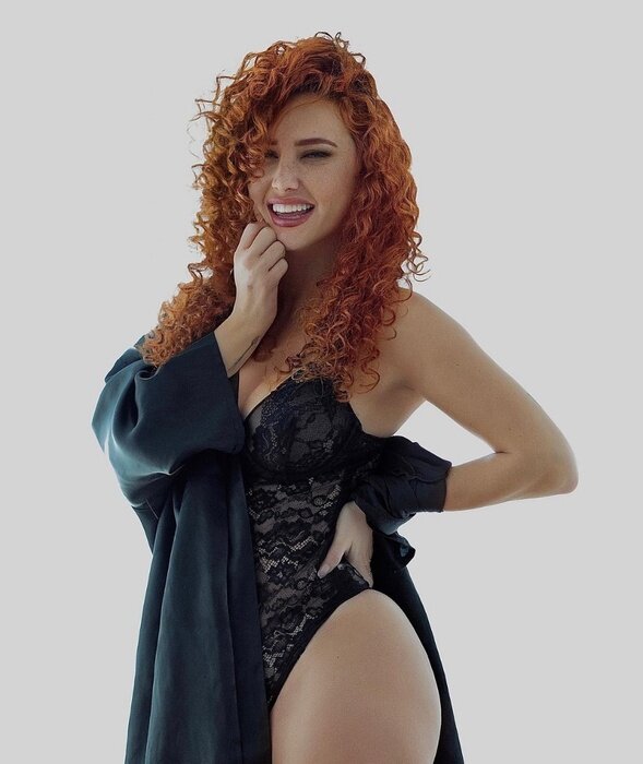 Luciaromaofficial (@luciaromaofficial), OnlyFans creator
