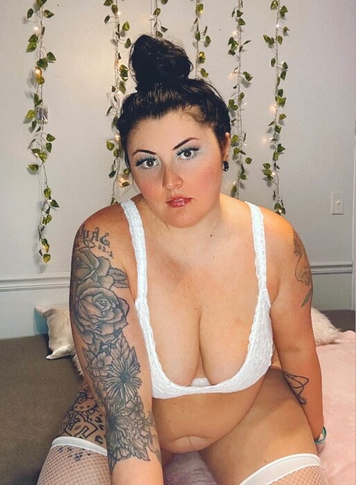 Lucillelucifer (@lucillelucifer), OnlyFans creator