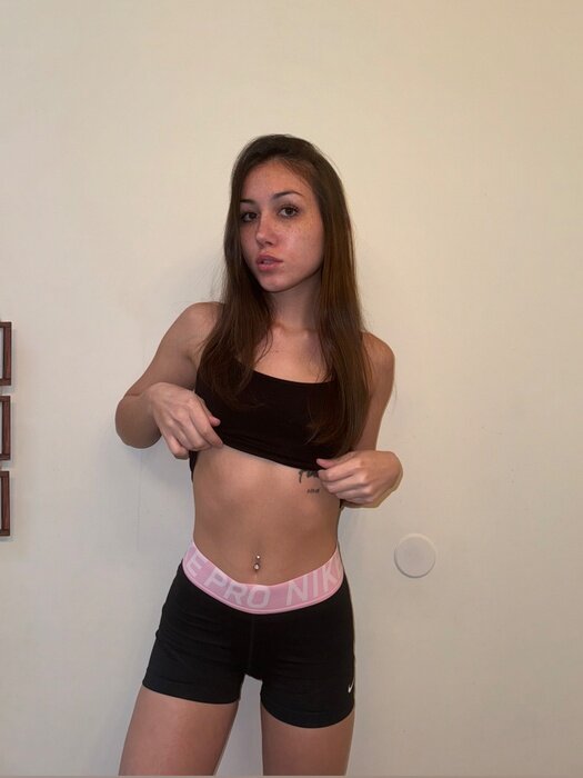 Luckdragonari (@luckdragonari), OnlyFans creator