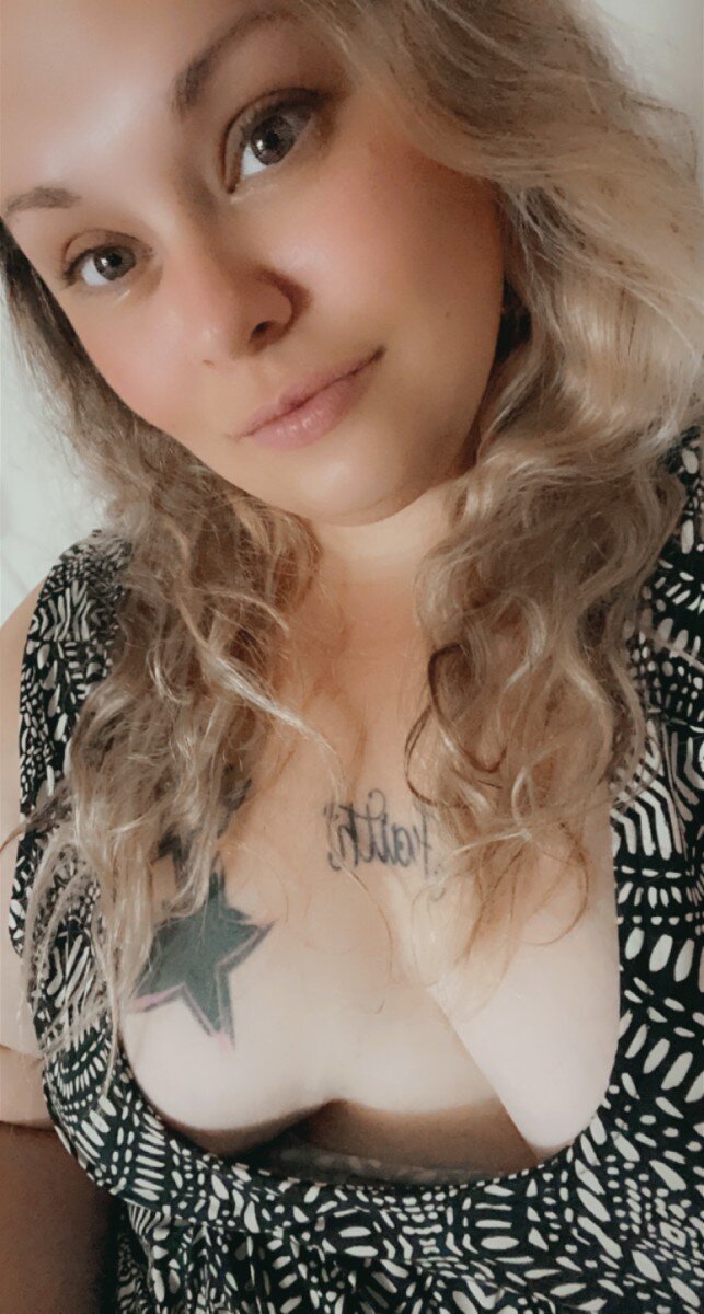 Luckycharm010 (@luckycharm010), OnlyFans creator