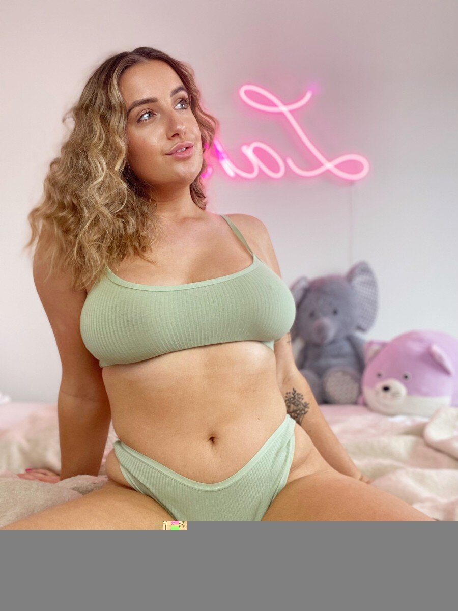 Luckylana0 (@luckylana0), OnlyFans creator