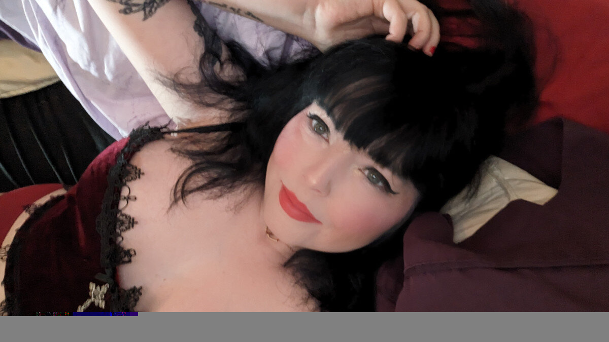Lunabelle (@lunabellexxx), OnlyFans creator