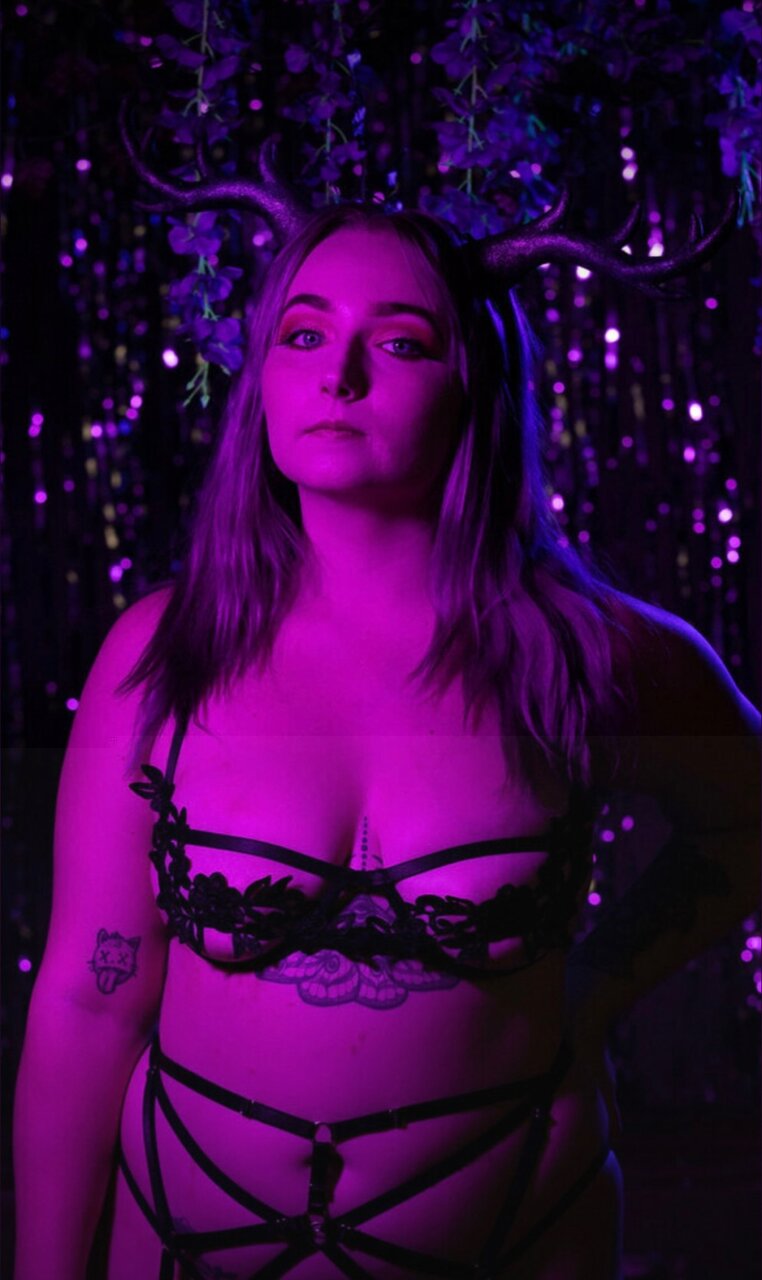 Lunaecstasy (@lunaecstasy), OnlyFans creator