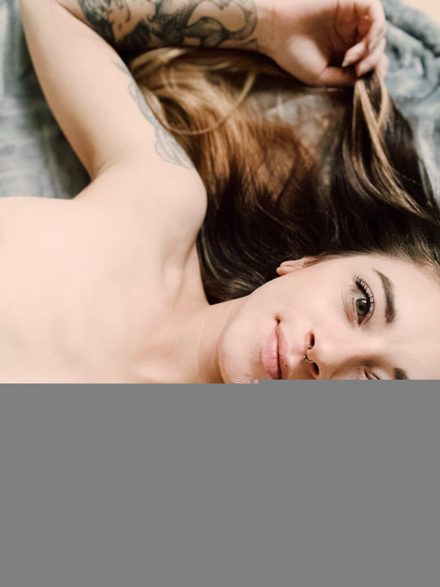 Lunahaze (@lunahaze), OnlyFans creator