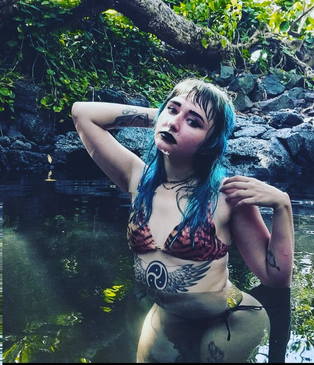 Lunaraesagefree (@lunaraesagefree), OnlyFans creator