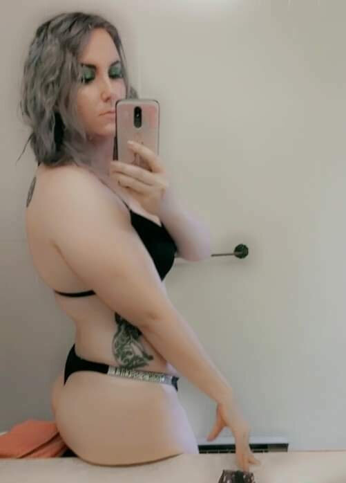 Lunarladyserenity (@lunarladyserenity), OnlyFans creator