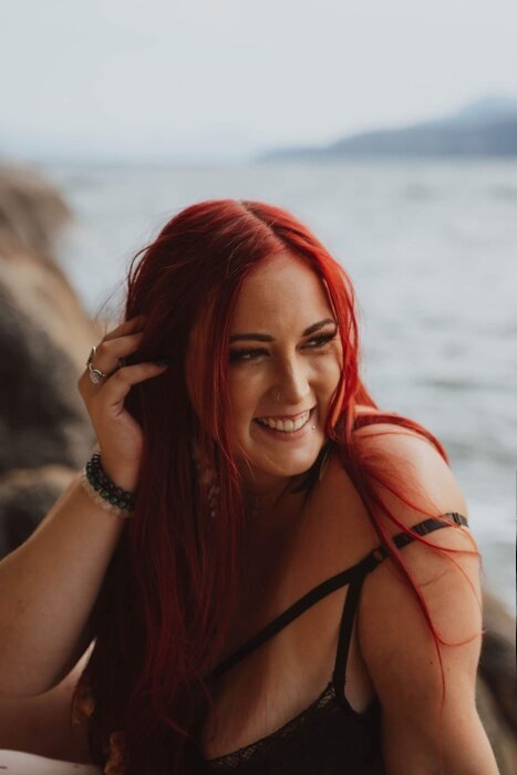 Lunarwitch13 (@lunarwitch13), OnlyFans creator