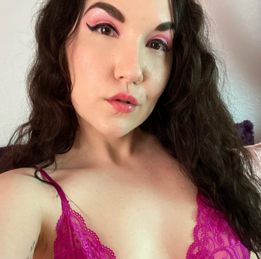 Lunasapphire (@lunasapphire), OnlyFans creator