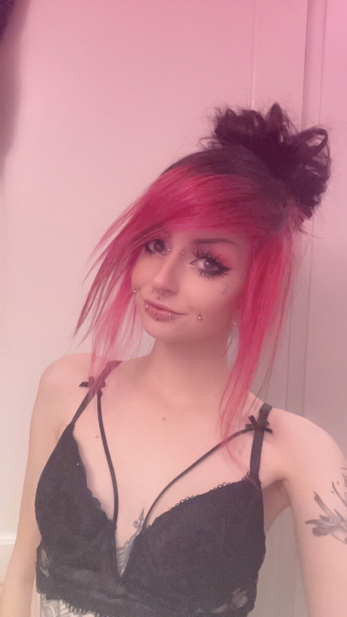 Lunavampirefree (@lunavampirefree), OnlyFans creator