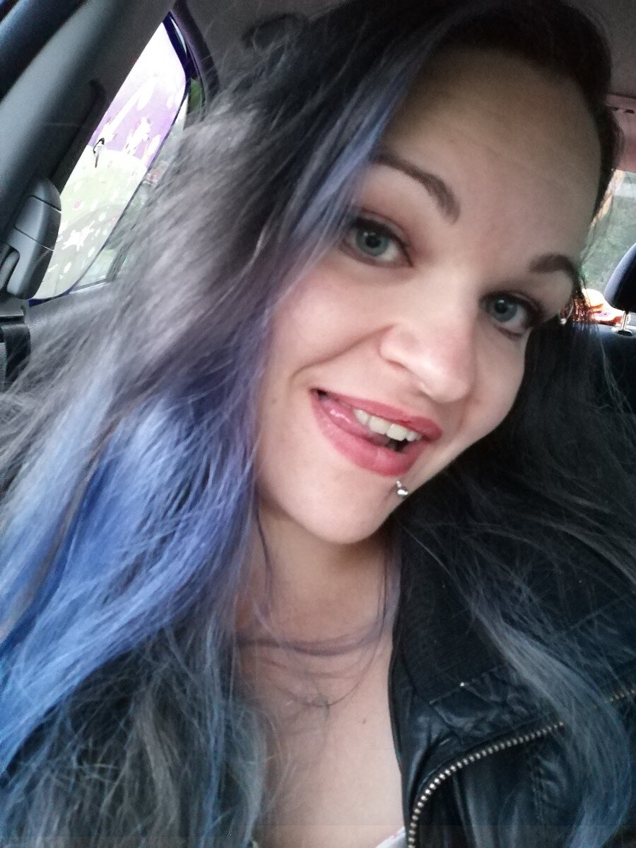 Lunavonblue (@lunavonblue), OnlyFans creator