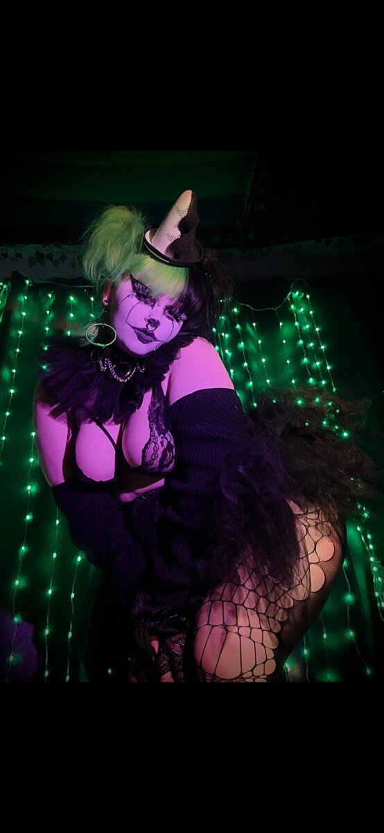 Luxxxfux (@luxxxfux), OnlyFans creator