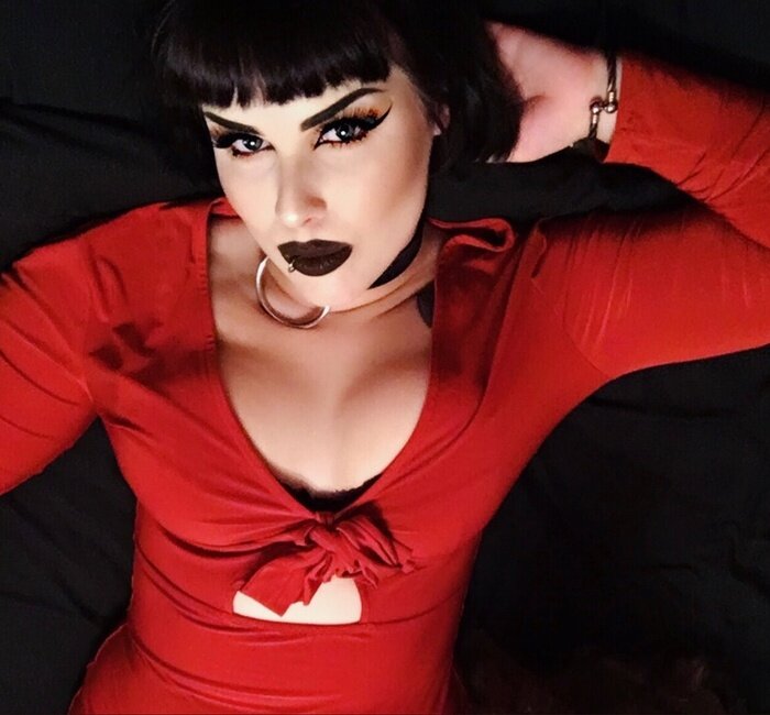 Lyralumina (@lyralumina), OnlyFans creator