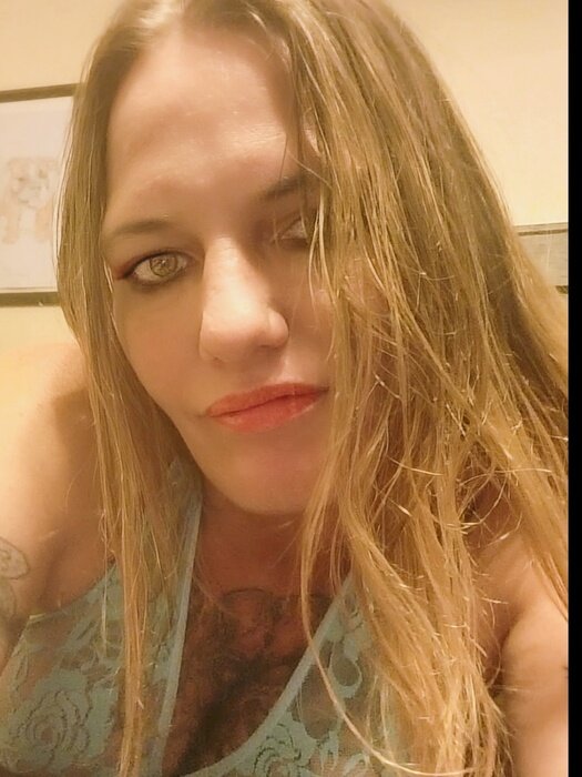 Lyssaluv7337 (@lyssaluv7337), OnlyFans creator