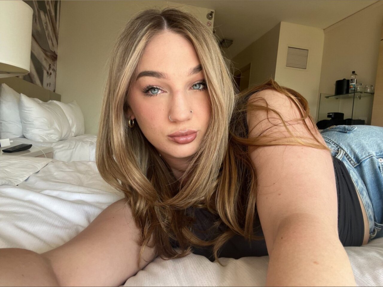 Lyssbabyxoxo (@lyssbabyxoxo), OnlyFans creator
