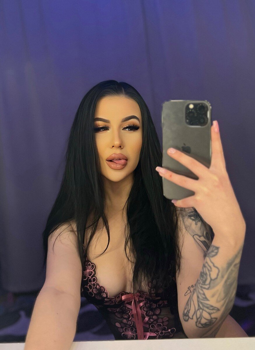 Madalinaiorga98 (@madalinaiorga98), OnlyFans creator