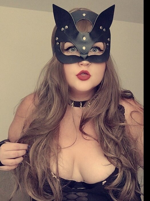 very (@madamdiana), OnlyFans creator