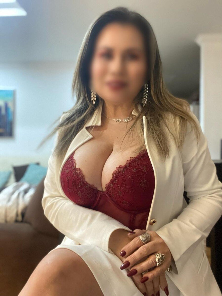 Madameafrodita (@madameafrodita), OnlyFans creator