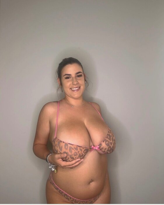 Maddiexovip (@maddiexovip), OnlyFans creator