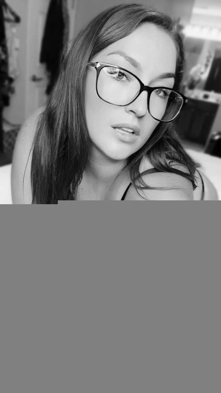 Maddylane18 (@maddylane18), OnlyFans creator