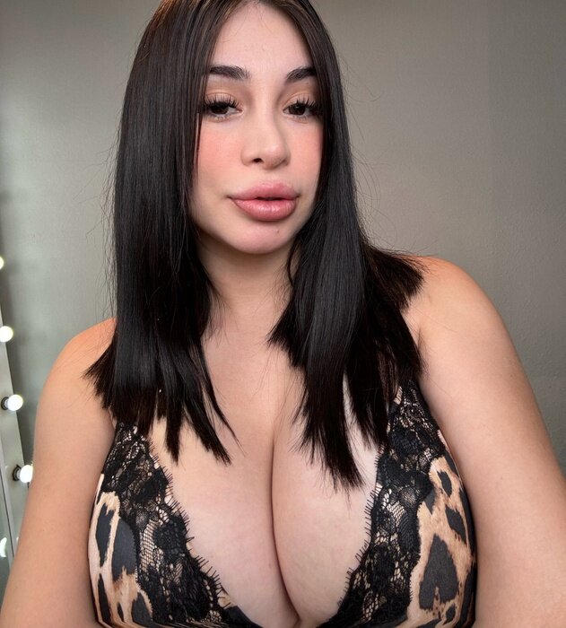Magalymedinamx (@magalymedinamx), OnlyFans creator