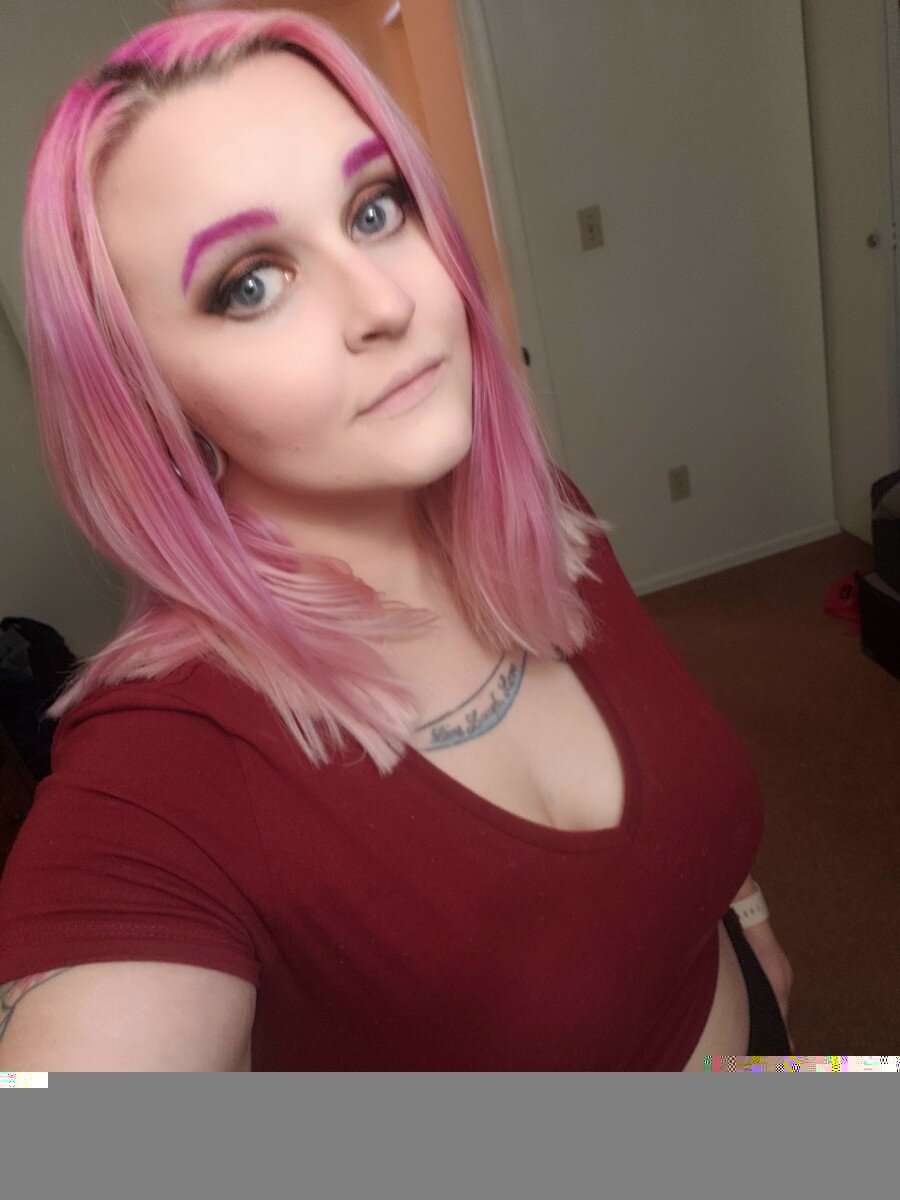 Magentarose12 (@magentarose12), OnlyFans creator