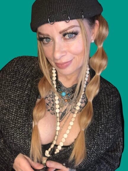 Maggie38 (@maggie38), OnlyFans creator