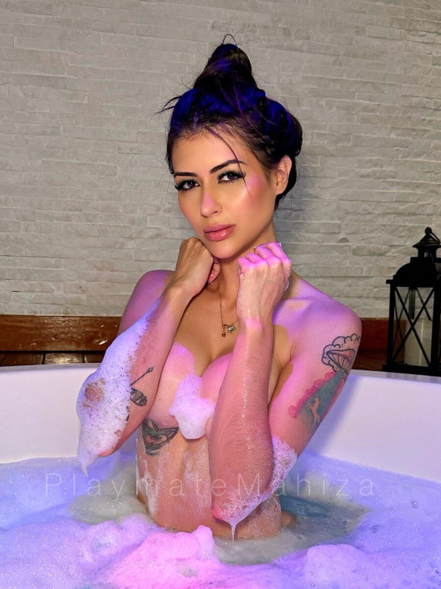 Maialozano (@maialozano), OnlyFans creator