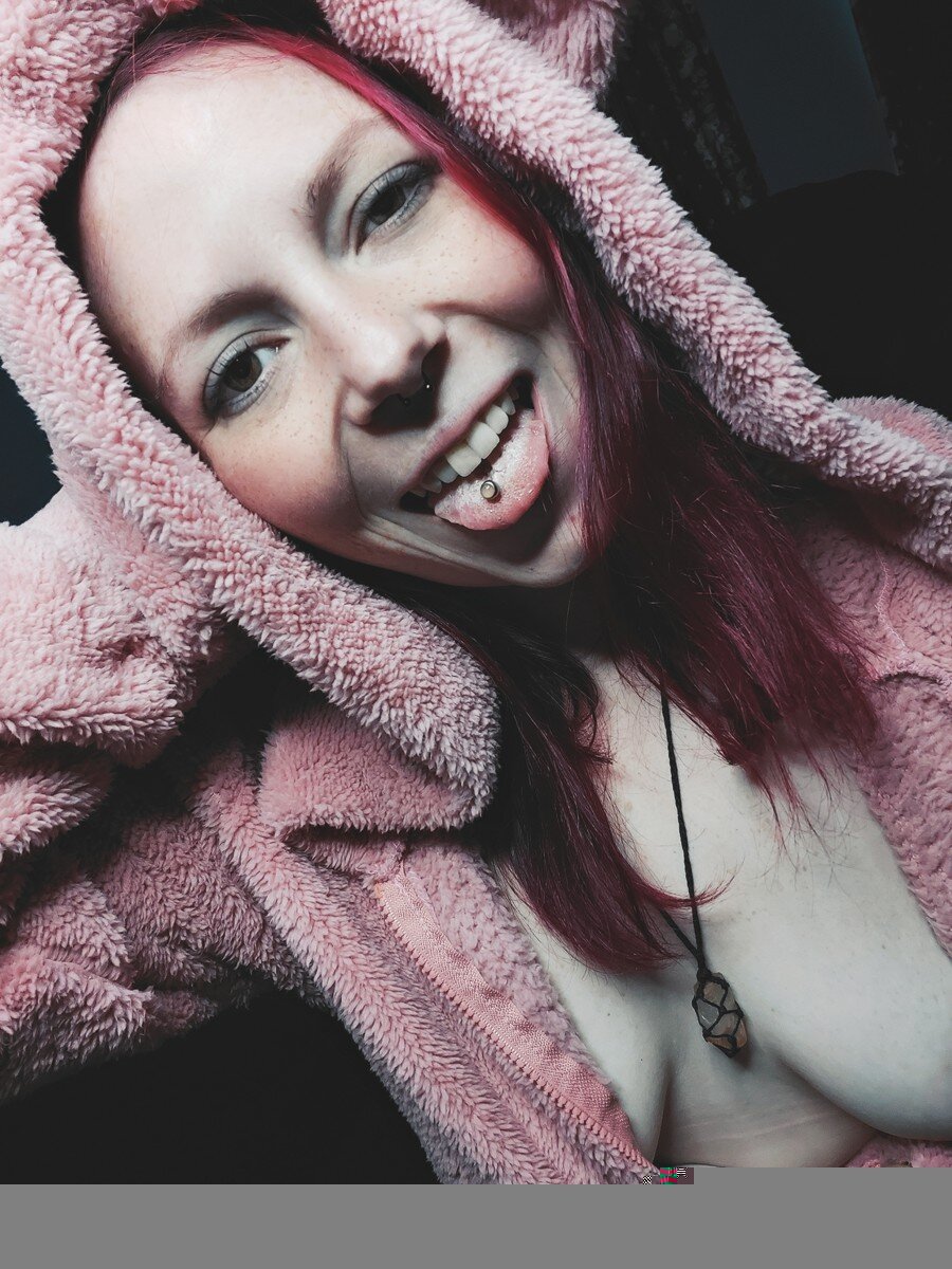 Maisiemoonx (@maisiemoonx), OnlyFans creator