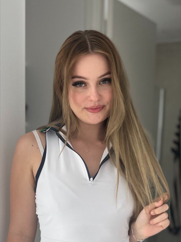 Majaholf (@majaholf), OnlyFans creator