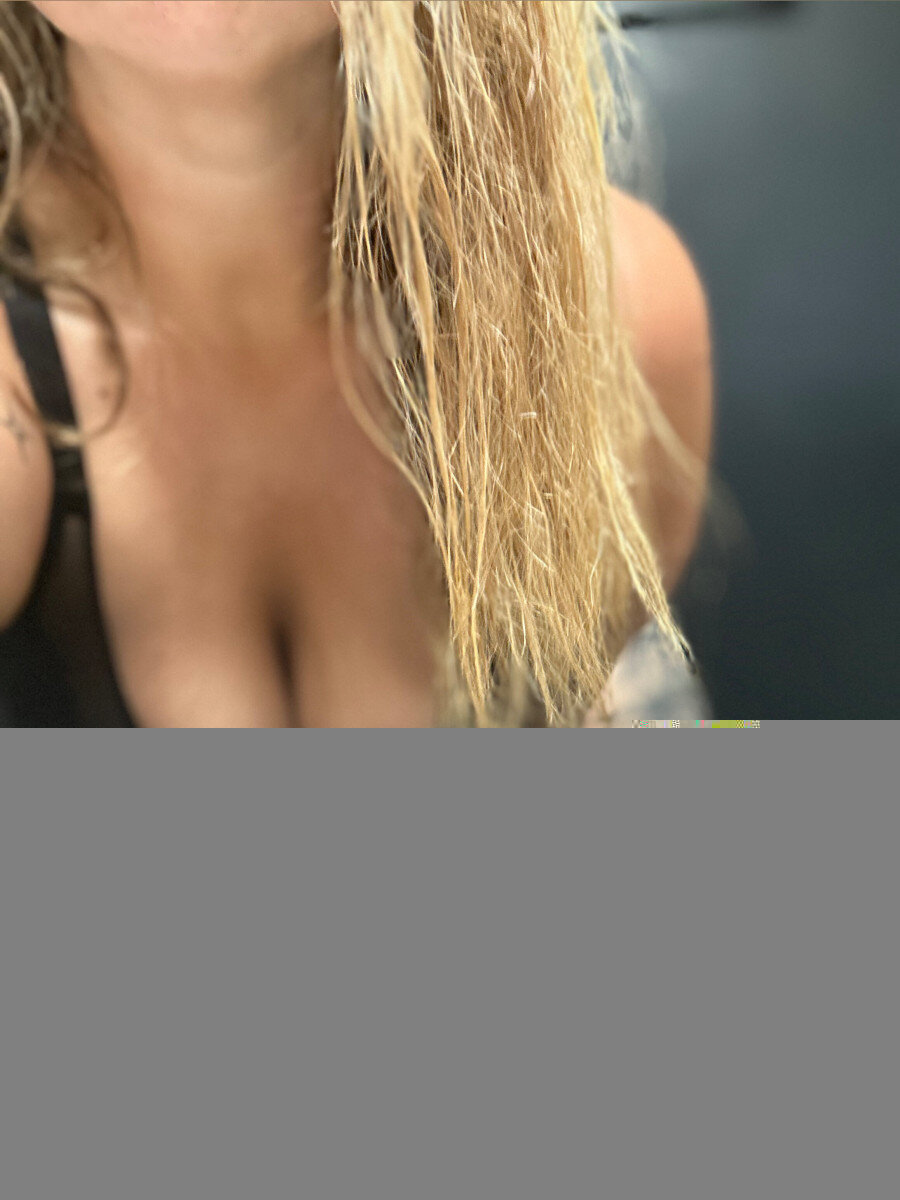 Mamajnextdoor (@mamajnextdoor), OnlyFans creator
