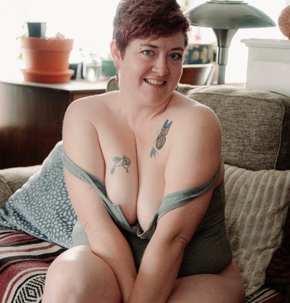 Mamaoffthegrid (@mamaoffthegrid), OnlyFans creator