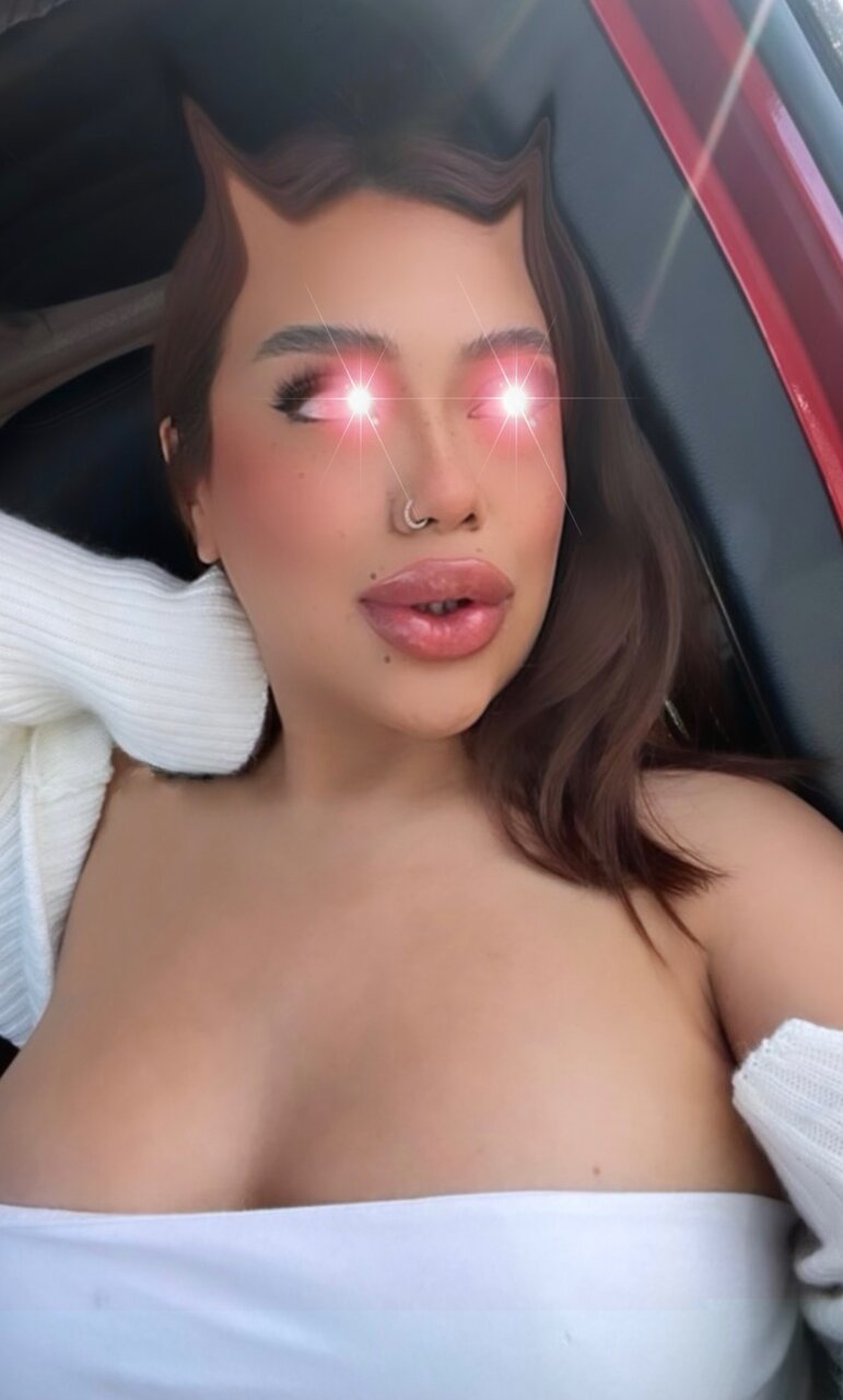 Mamiimiaxo (@mamiimiaxo), OnlyFans creator