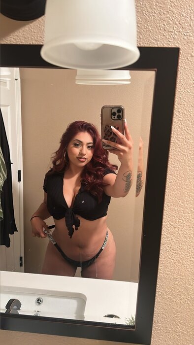 Mamiimyraa (@mamiimyraa), OnlyFans creator