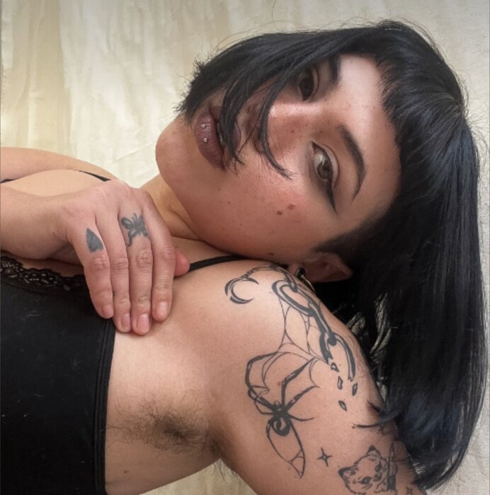 𝐇𝐀𝐈𝐑𝐘 𝐌𝐈𝐊𝐀 (@mamimika), OnlyFans creator