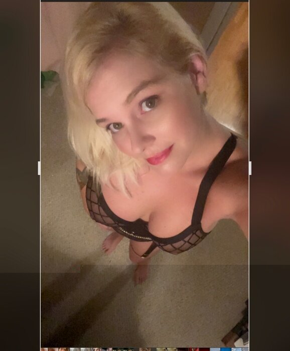 Mandicastlefree (@mandi.castle.free), OnlyFans creator