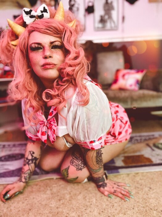 Manicpixiemeangirl (@manicpixiemeangirl), OnlyFans creator