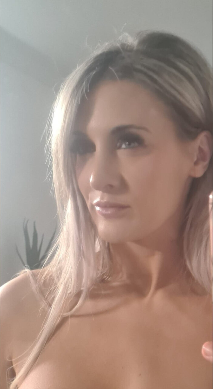 Markrosiebg (@mark_rosie_bg), OnlyFans creator
