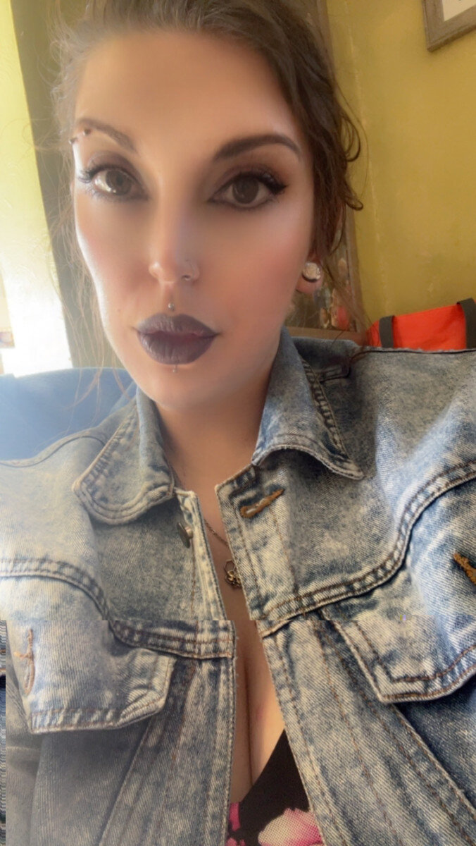 Maryl5233 (@maryl5233), OnlyFans creator