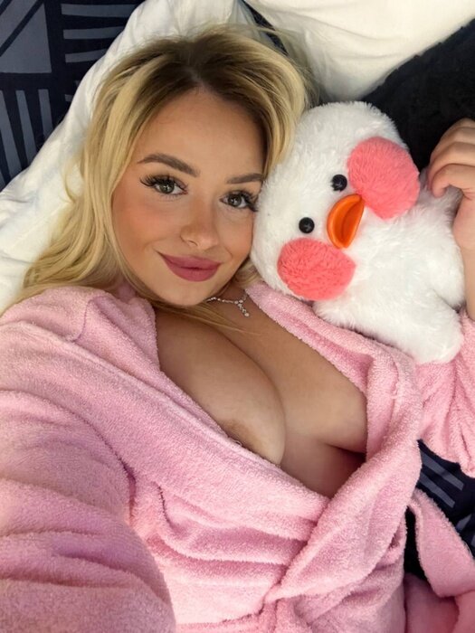 Maryoffiziell (@maryoffiziell), OnlyFans creator