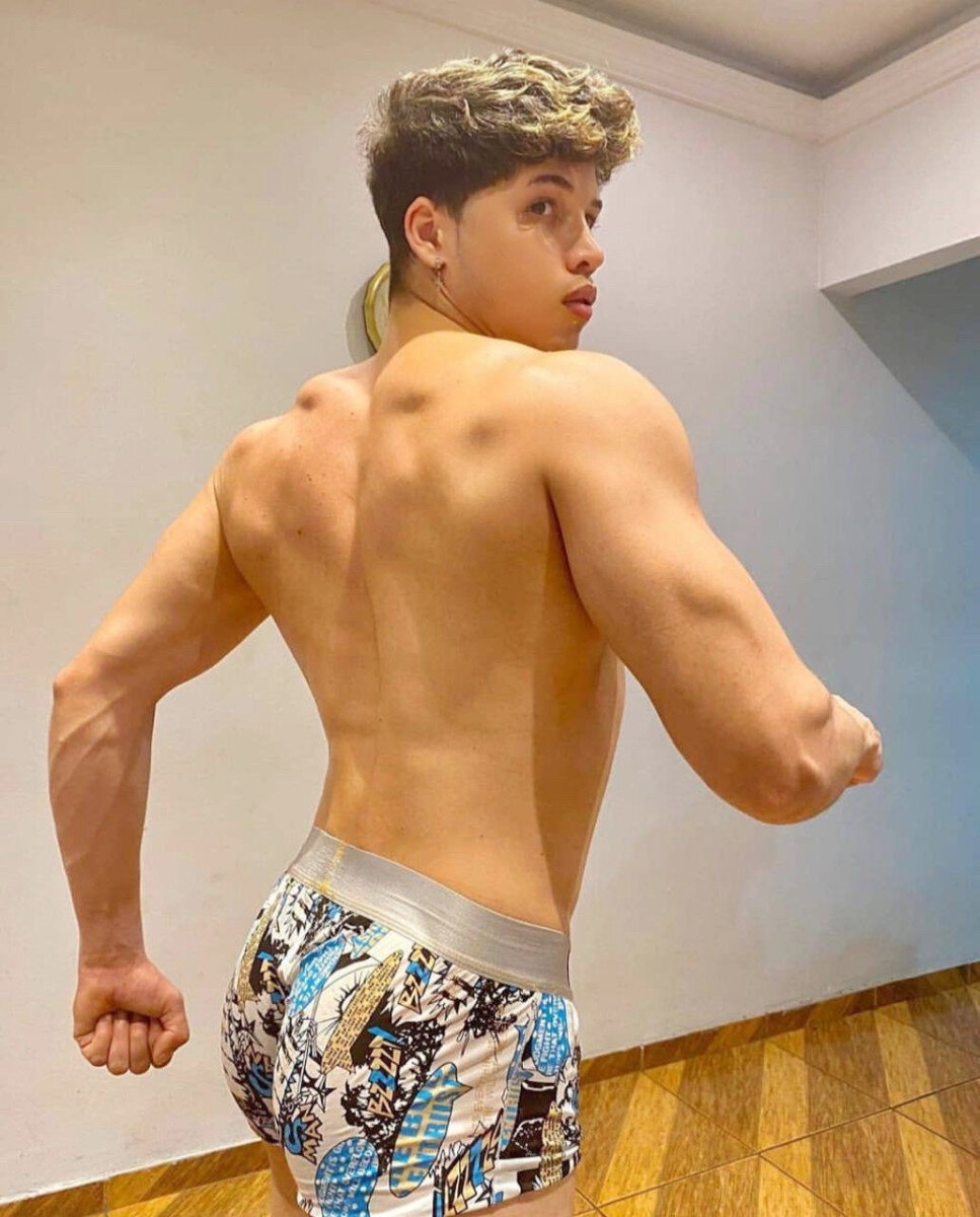 Matthehot10 (@matthehot10), OnlyFans creator