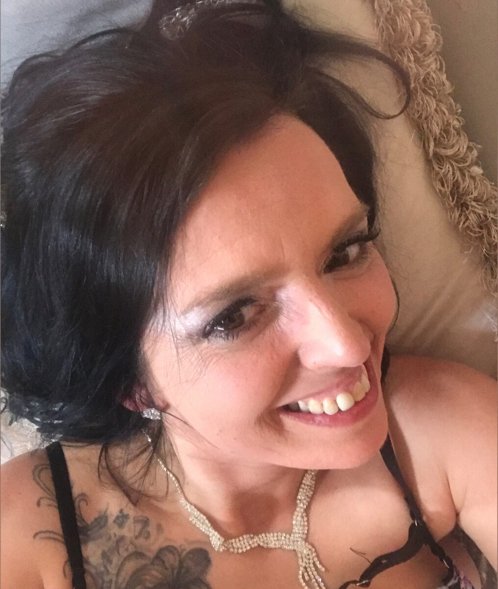 Maturebittersweetkiss (@mature_bittersweet_kiss), OnlyFans creator