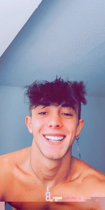 Mavdaniels (@mavdaniels), OnlyFans creator