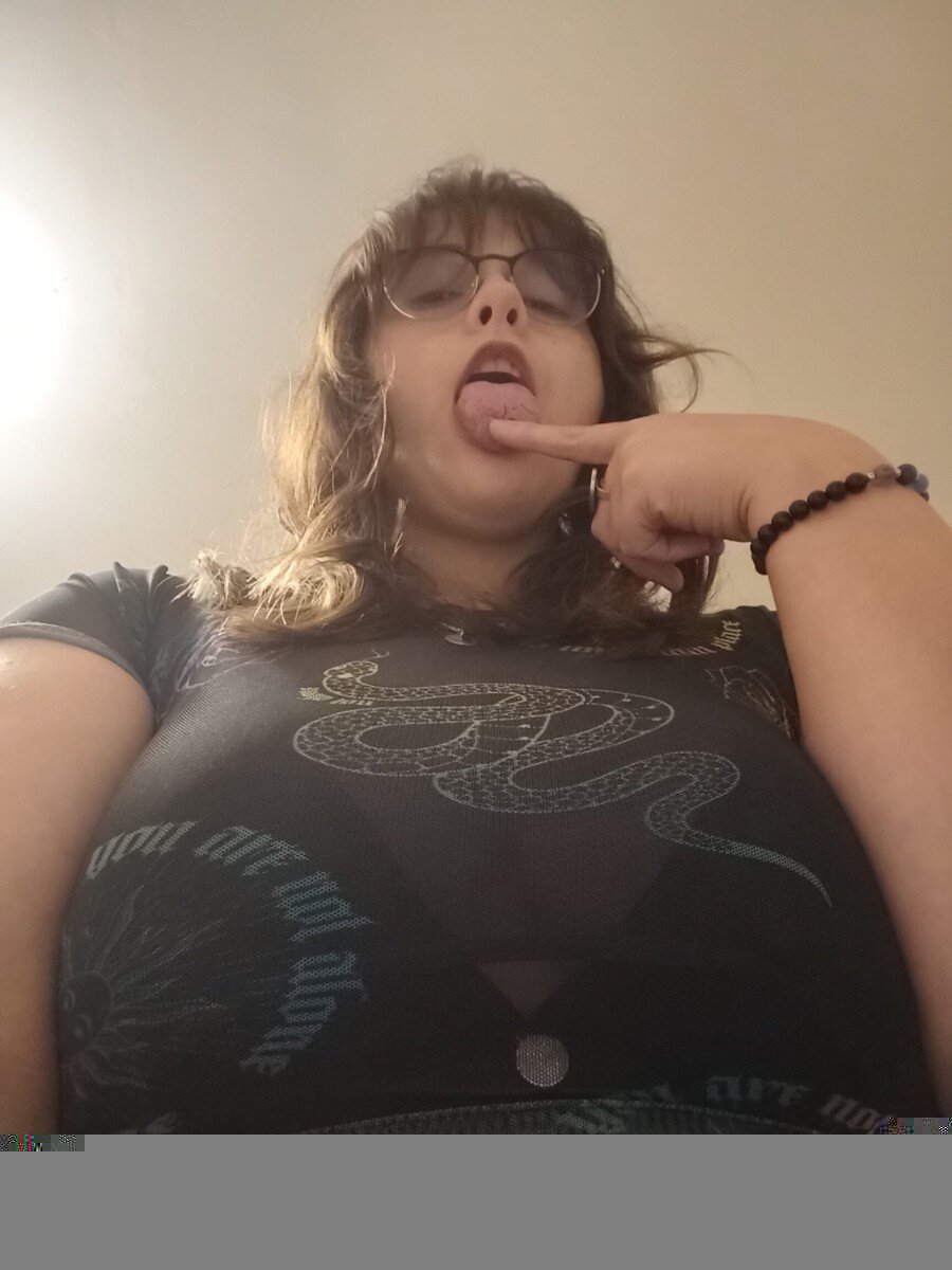 Mavithebigmom (@mavithebigmom), OnlyFans creator